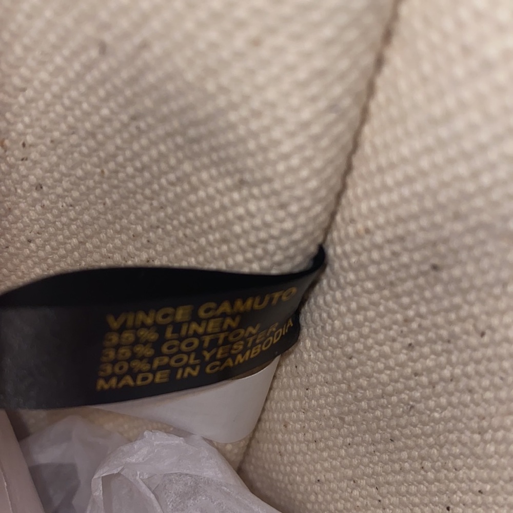 VINCE CAMUTO TOTE. NATURAL CANVAS WITH ANIMAL PRINT DESIGN. NWT 🤩 - Picture 6 of 9